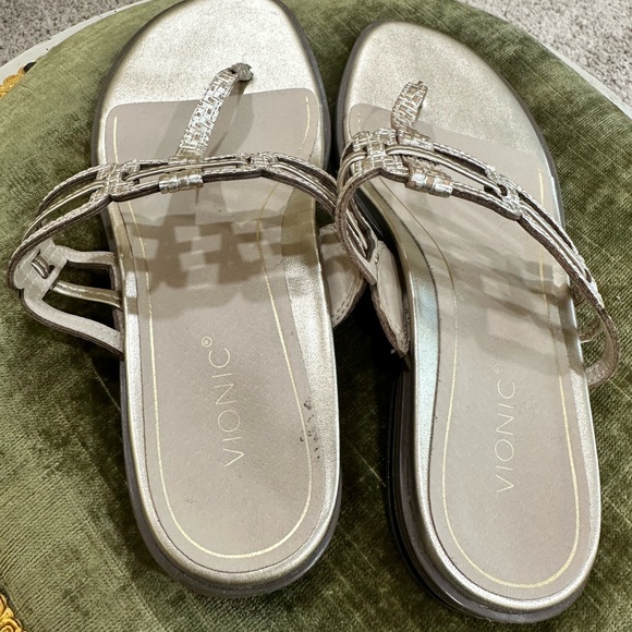 Vionic Gold Slide Flip Flops - Picture 6 of 6